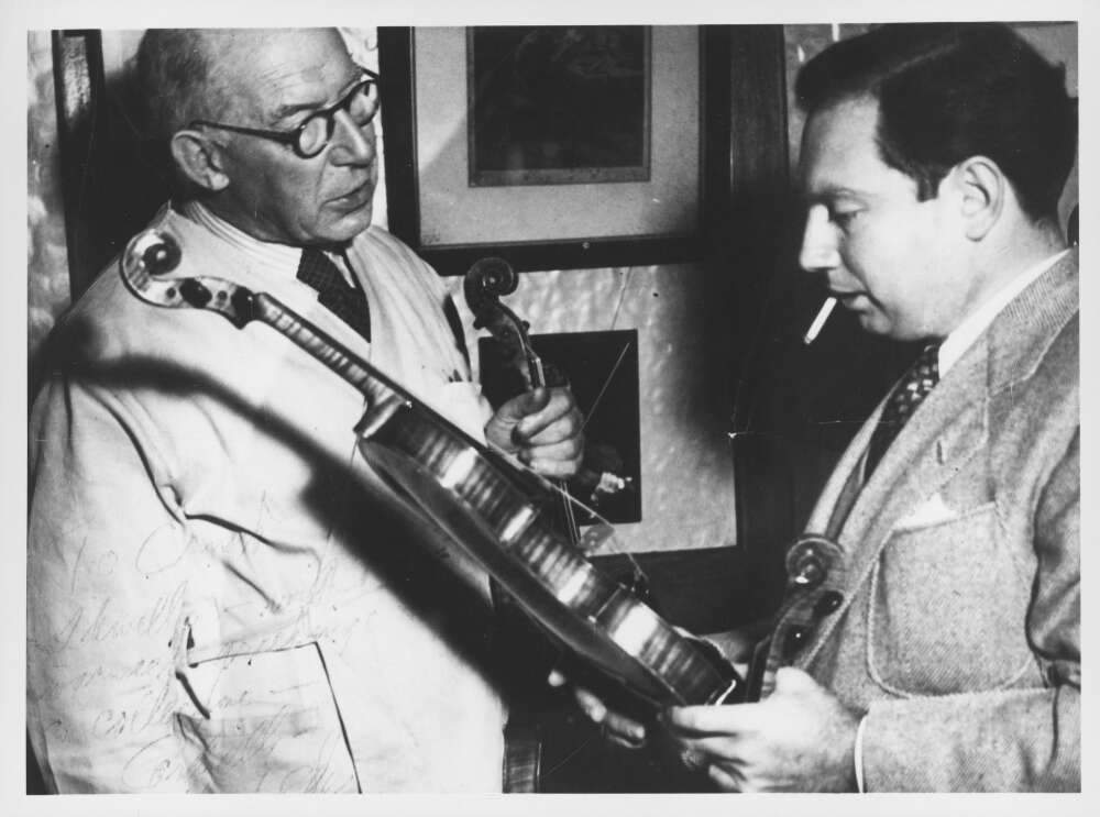 Arthur Edward Smith and Isaac Stern in Sydney, 1947.
Photo courtesy of the National Library of Australia